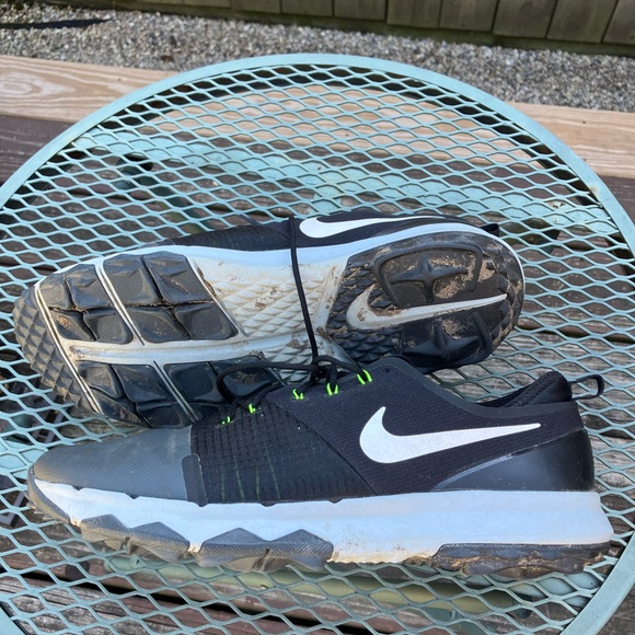 Nike golf shoe - Picture 2 of 3